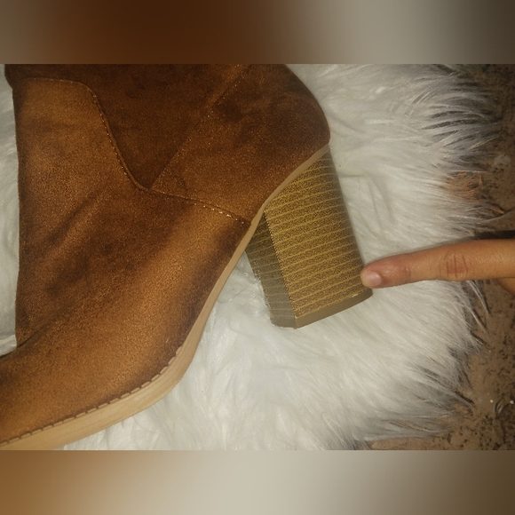 Soda Women tan cognac brown lace up high knee block heeled boots - Picture 15 of 15